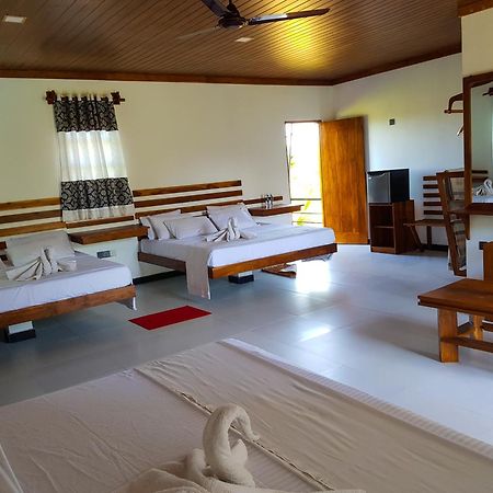 Eco Hotel Black & White - Anuradhapura Mihintale Kültér fotó