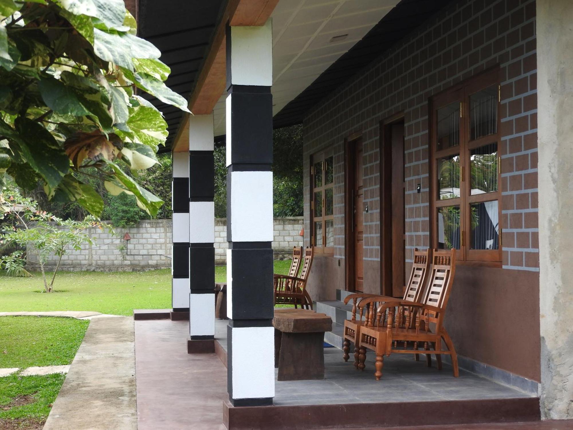 Eco Hotel Black & White - Anuradhapura Mihintale Kültér fotó