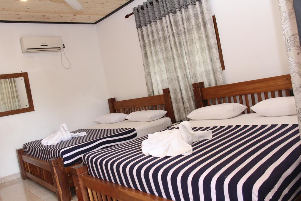 Eco Hotel Black & White - Anuradhapura Mihintale Kültér fotó