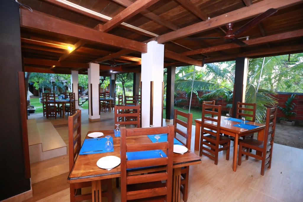 Eco Hotel Black & White - Anuradhapura Mihintale Kültér fotó