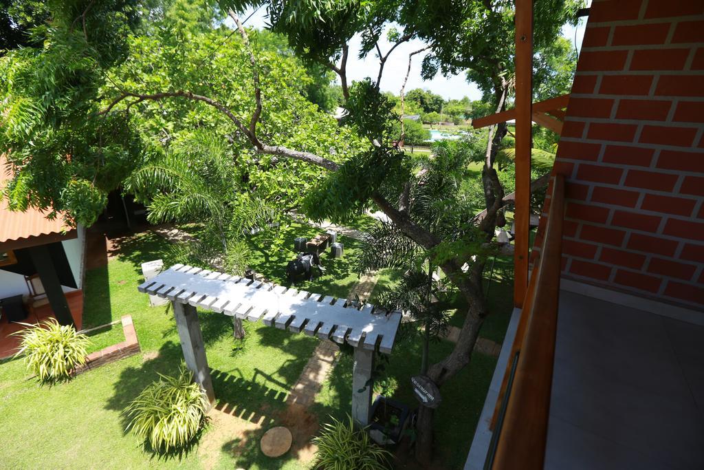 Eco Hotel Black & White - Anuradhapura Mihintale Kültér fotó