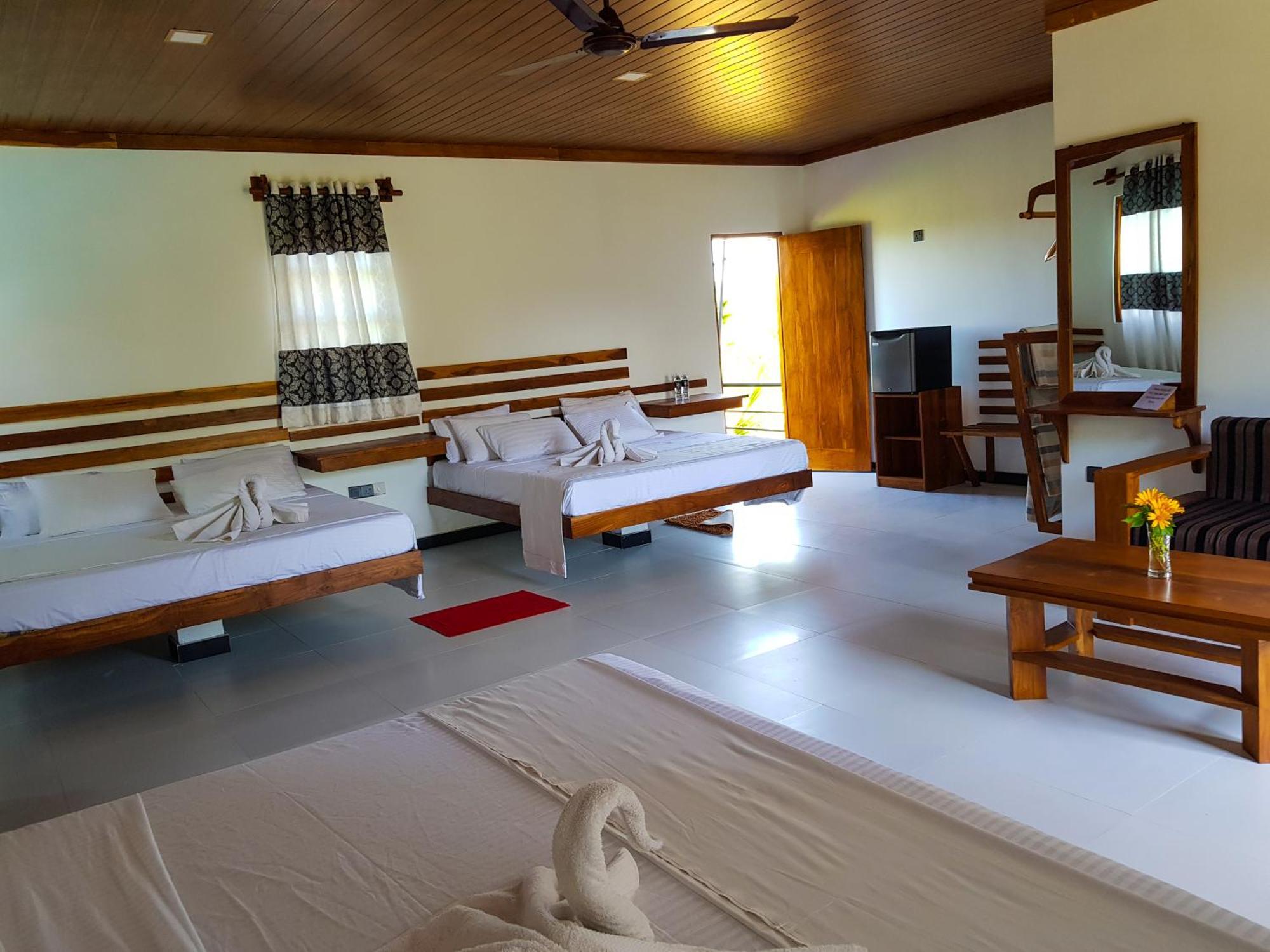 Eco Hotel Black & White - Anuradhapura Mihintale Kültér fotó
